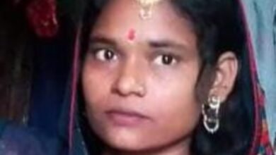 Photo of विवाहिता की संदेहास्पद मौत, मायके वालों ने पीट पीटकर हत्या करने का लगाया आरोप, पति प्रदेश में करते है मजदूरी