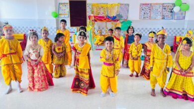 Photo of ऑक्सफोर्ड जूनियर इंटरनेशनल स्कूल में जन्माष्टमी की रही धूम, कान्हा और राधा को देखकर सभी ने कहा ‘क्यूट’