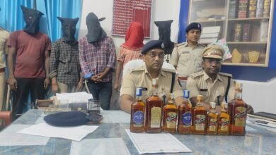 Photo of विदेशी शराब की बड़ी खेप लेकर आ रहे शराब कारोबारी गिरफ्तार