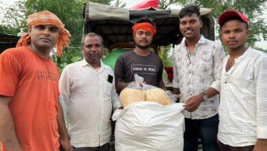 Photo of बाढ़ पीड़ितों की मदद के लिए लोगों ने बढ़ाया हाथ, राहत सामग्री का किया वितरण