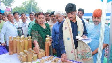 Photo of गया के गांधी मैदान में शुरू हुआ 12 दिवसीय खादी मेला सह उद्यमी बाजार