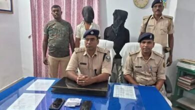 Photo of 51.31 ग्राम स्मैक के साथ दो तस्कर गिरफ्तार, पुलिस और SSB ने की संयुक्त कार्रवाई, अन्य की तलाश जारी