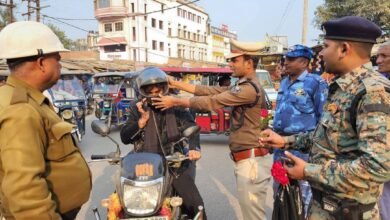 Photo of एसपी के निर्देश पर यातायात डीएसपी की टीम ने सड़कों पर दिखाई पुलिस की गांधीगिरी