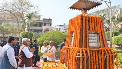 Photo of मुख्यमंत्री ने अपनी धर्मपत्नी एवं समाजसेवी स्व. मंजू सिन्हा की जयंती के अवसर पर उन्हें भावभीनी श्रद्धांजलि दी