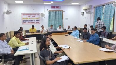 Photo of जनकल्याणकारी योजना विषयक प्राप्त आवेदनों के निष्पादन की वर्तमान स्थिति की समीक्षा की गई
