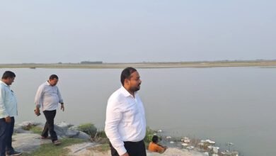 Photo of जिलाधिकारी ने बाढ़ निरोधात्मक कार्य का किया निरीक्षण