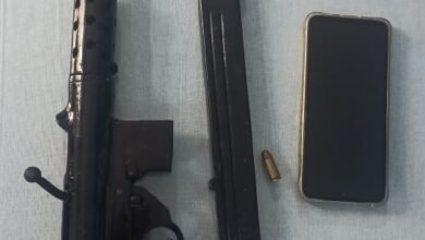 Photo of कार्बाइन एवं कारतुस के साथ एक गिरफ्तार, पुलिस की बड़ी कारवाई