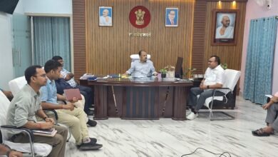Photo of जिलाधिकारी द्वारा प्रखंडों के वरीय पदाधिकारियों के साथ बैठक आयोजित