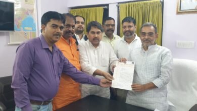 Photo of ब्राह्मणों की उपेक्षा को लेकर सौपा ज्ञापन