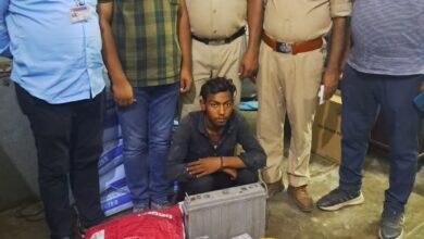 Photo of रेल संपति की चोरी करते एक चोर गिरफ्तार