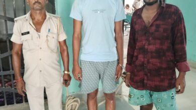 Photo of कई मामलों के फरार चल रहे दो अभियुक्त गिरफ्तार