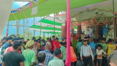 Photo of मां विषहरा मंदिर शाहपुर में उमड़ी श्रद्धालुओं की भीड़