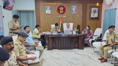 Photo of जिलाधिकारी एवं पुलिस अधीक्षक की संयुक्त अध्यक्षता में दुर्गापूजा के अवसर पर विधि व्यवस्था संधारण हेतु तैयारियों की समीक्षा की गई