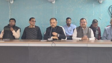 Photo of जिलाधिकारी की अध्यक्षता में आयोजित जनता दरबार में आम जनता से संबंधित समस्याओं की सुनवाई की गई