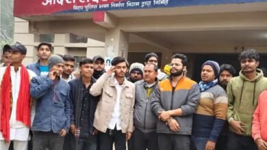 Photo of विहिप और बजरंग दल के कार्यकर्ताओं ने सदर थाना पहुंचकर पुलिस पर लगाए गंभीर आरोप