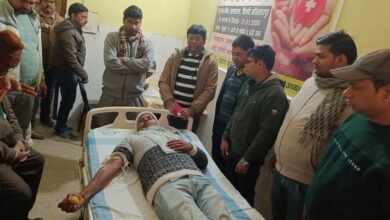 Photo of युवा क्रांति मंच और पिरामल स्वास्थ्य के सहयोग से अनुमंडलीय अस्पताल में रक्तदान शिविर का सफल आयोजन