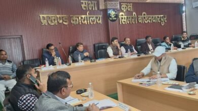 Photo of जिलाधिकारी की अध्यक्षता में प्रखंड स्तर पर आयोजित बैठक में संचालित योजनाओं की वर्तमान क्रियान्वयन स्थिति की समीक्षा की गई