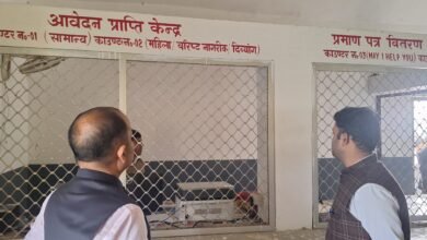 Photo of डीएम ने पंचायत सरकार भवन का किया निरीक्षण