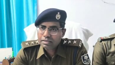 Photo of पुलिस ने दो शातिर चोरों को किया गिरफ्तार, एक नाबालिग निरुद्ध