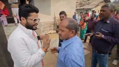 Photo of धर्म परिवर्तन का चल रहा था खेल, पुलिस ने तीन व्यक्ति को पूछताछ के लिए लाया थाना